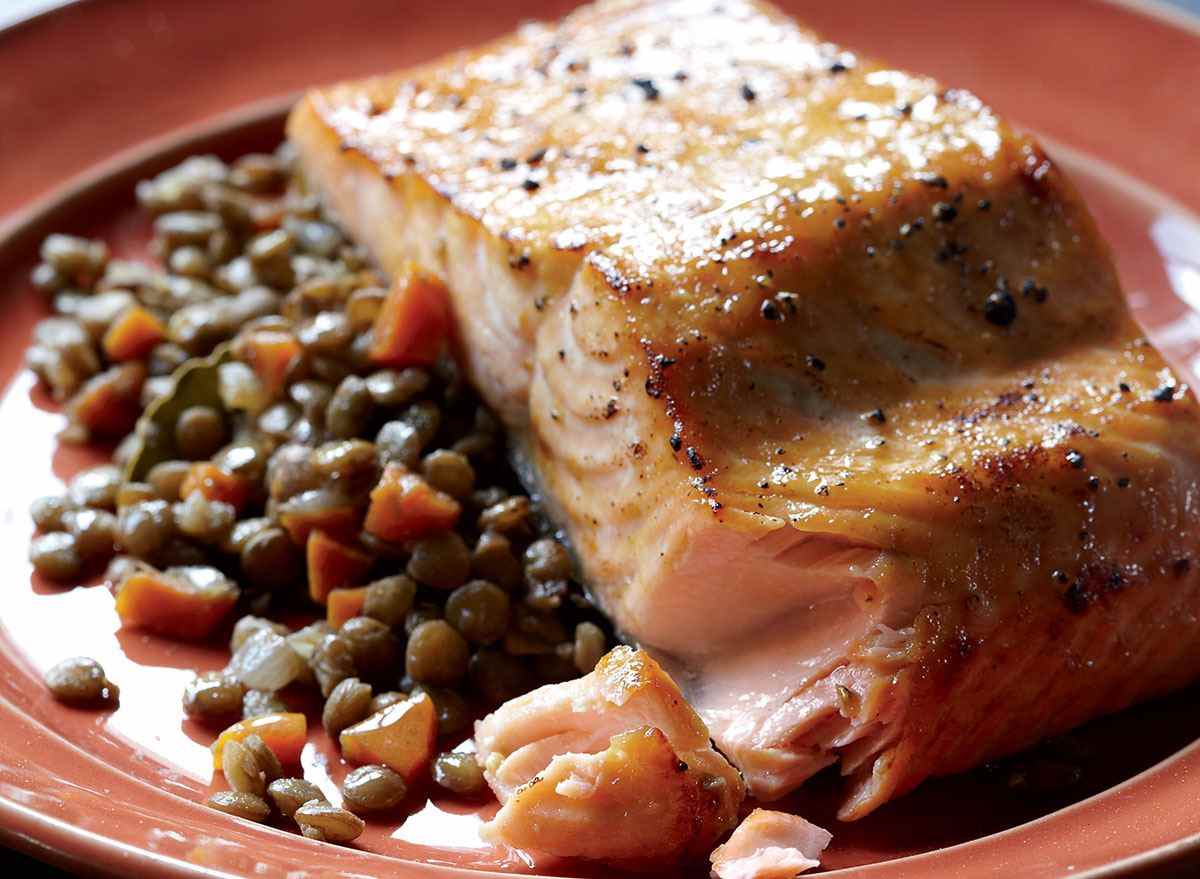 Paleo roast salmon with lentils