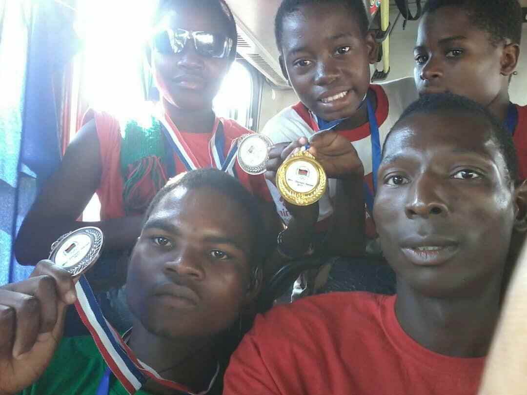 Kanduwa Sande und seine Medaillengewinner
