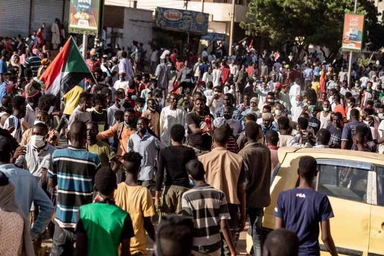 Sudanesischer Militärputsch, Proteste, Tod