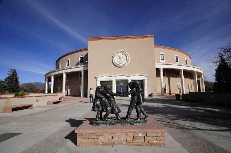 Waffenverbot, New Mexico Capitol, Impfpflicht