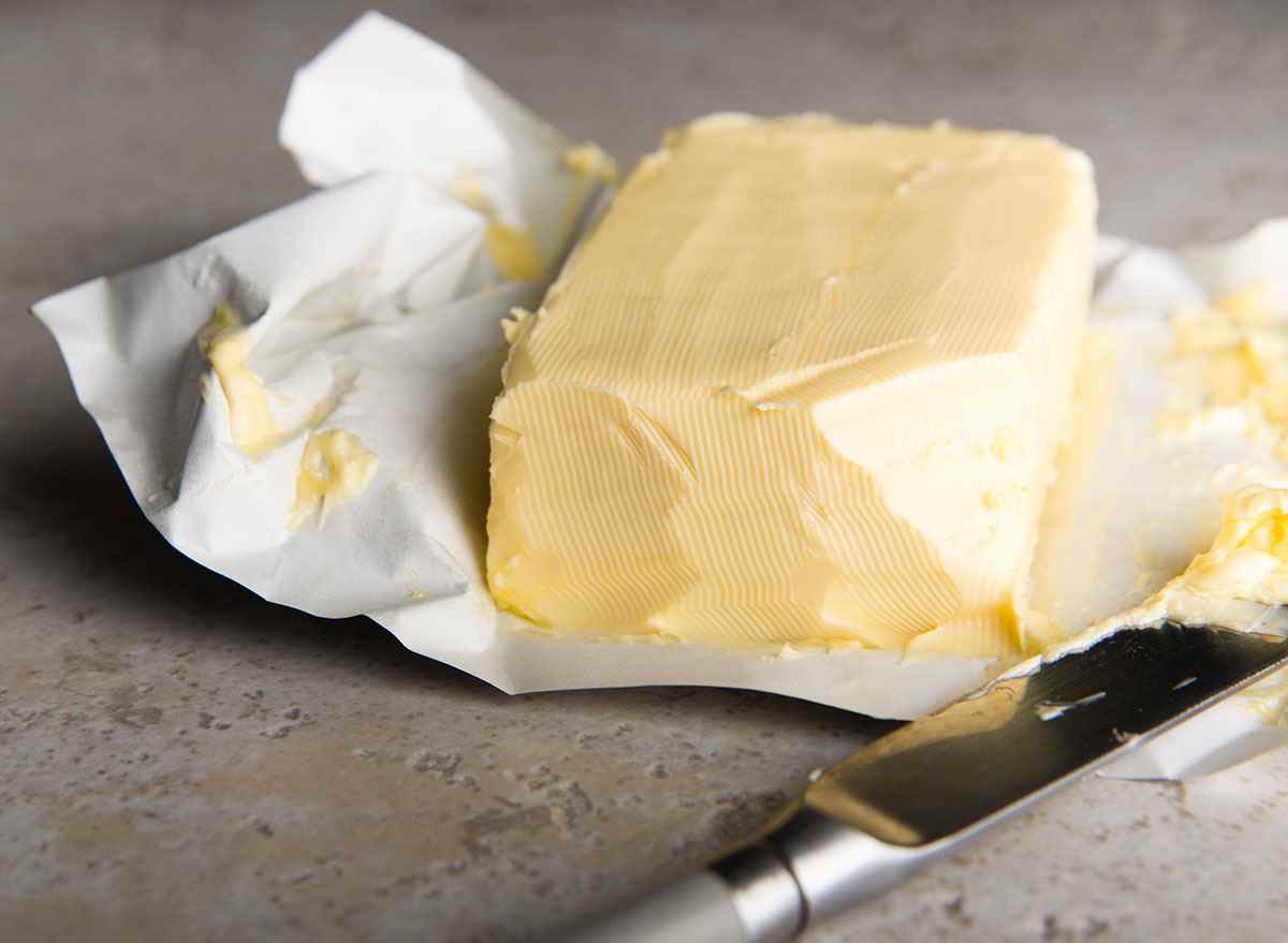 Weiche Butter mit Messer