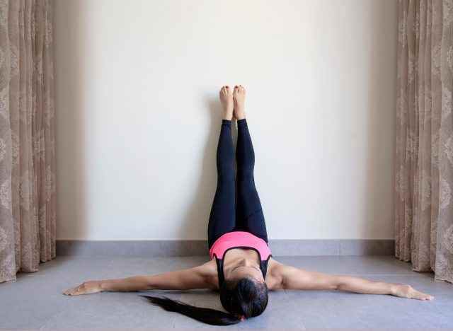 Beine die Wand hoch Yoga-Pose
