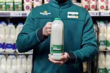Morrisons-Käufer beschweren sich, als der Laden die Verbrauchsdaten der Milch gegen den „Schnüffeltest“ tauscht