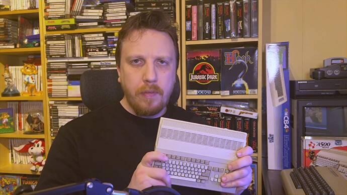 Der hier gezeigte A500 Mini ist eine winzige Version des ursprünglichen Commodore Amiga 500.