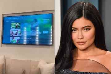 Kylie zeigt ihr Fernsehzimmer in einem 36-Millionen-Dollar-Haus in LA mit cremefarbenen Sofas