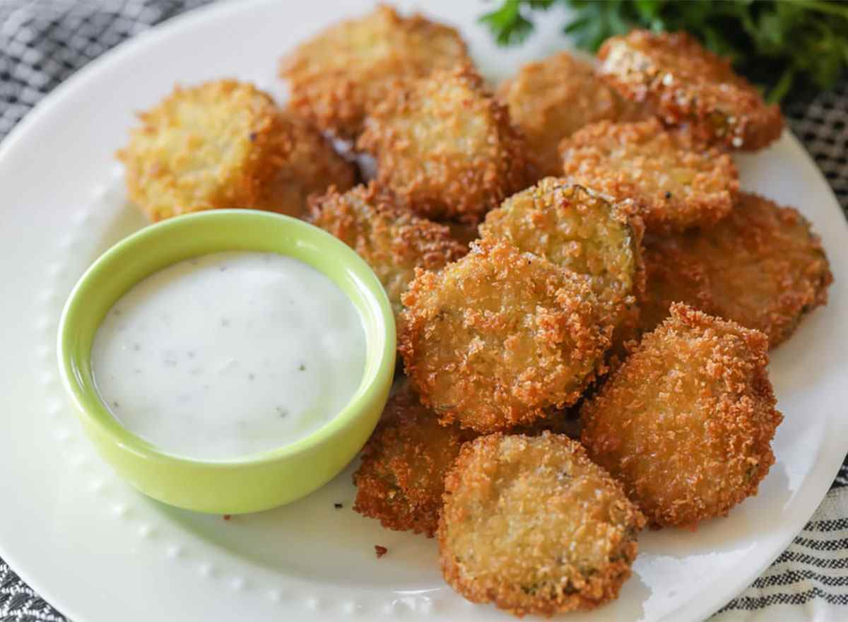 deep fried pickles with ranch dip