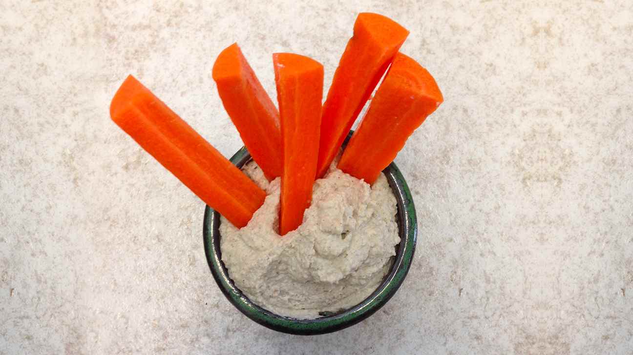 Protein-packed cauliflower hummus and carrots 