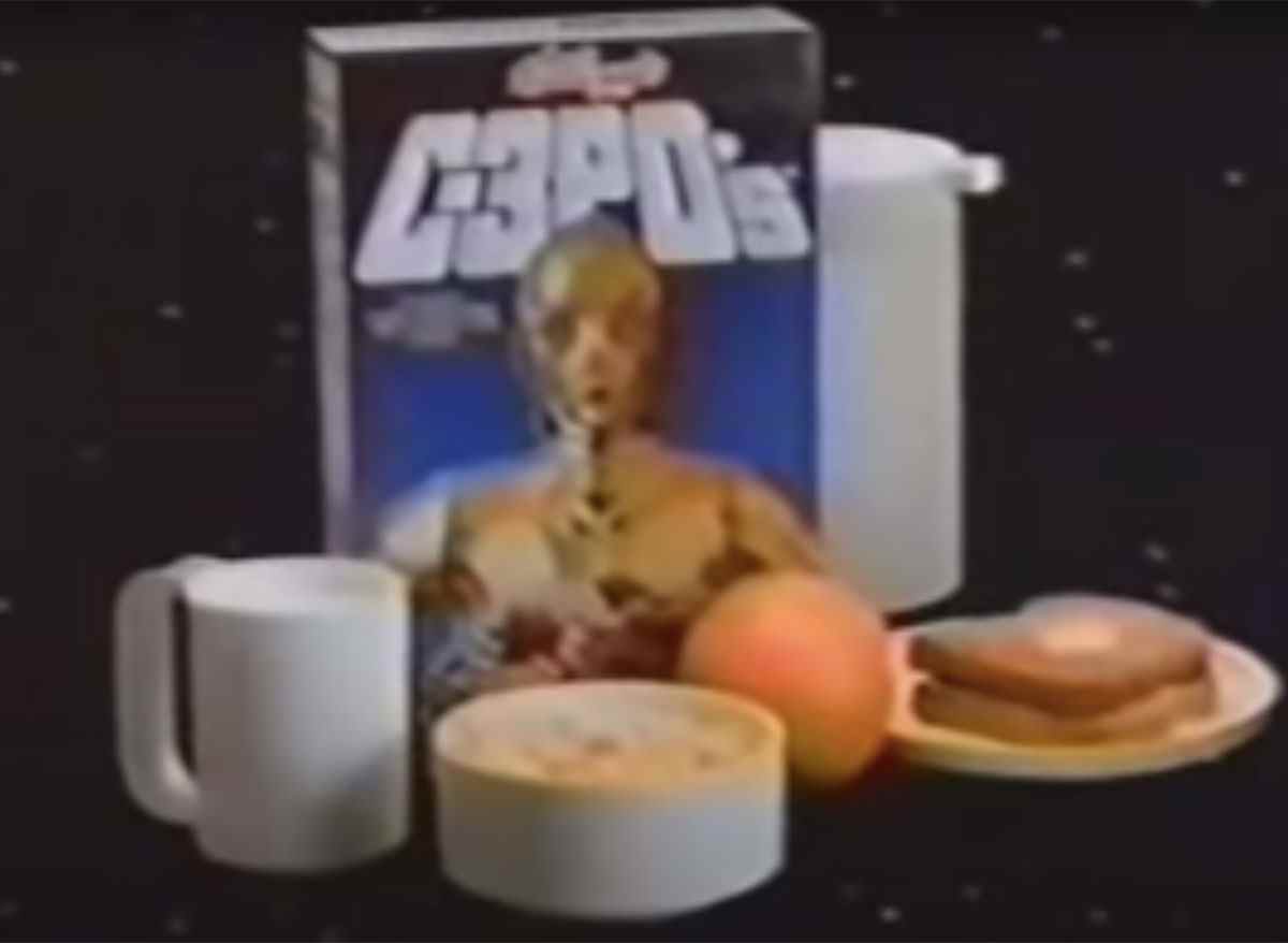 Kelloggs c3pos Star Wars Müsli mit Milch und Toast