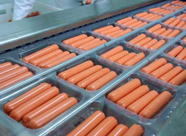 Hot Dogs in der Fabrik