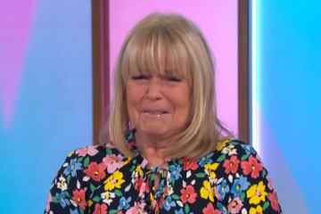 Linda Robson bricht live bei Loose Women in Tränen aus, nachdem sie 64 geworden ist