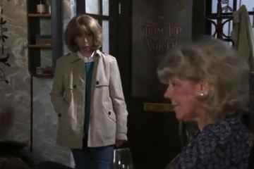 Coronation Street fans stunned by age gap between Audrey and Gail actresses