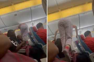 Frau ist geteilter Meinung, nachdem sie mit ihrem Kind in einem Flugzeug über einen Passagier geklettert ist