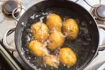 Kochprofis verraten die wichtigste Zutat, die Ihnen beim Kochen von Kartoffeln fehlt