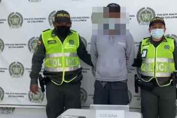 Brite mit 'Kilo Kokain am Flughafen festgeschnallt' erwischt