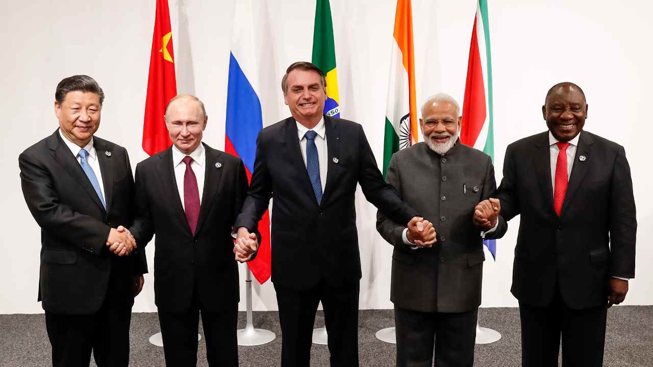 Die Hegemonie des US-Dollars ins Visier nehmen: Russland, China und die BRICS-Staaten planen die Schaffung einer neuen internationalen Reservewährung