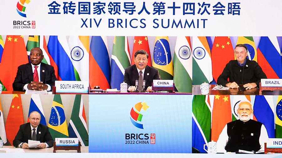 Die Hegemonie des US-Dollars ins Visier nehmen: Russland, China und die BRICS-Staaten planen die Schaffung einer neuen internationalen Reservewährung