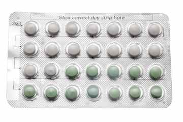 Frauen in den Wechseljahren bekommen zum ersten Mal HRT-Pillen über den Ladentisch