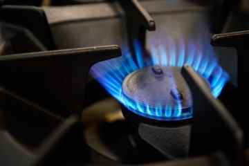 Die Gasrechnungen könnten im Januar 500 Pfund erreichen, und die HÄLFTE der Briten ist mit „Kraftstoffarmut“ konfrontiert.