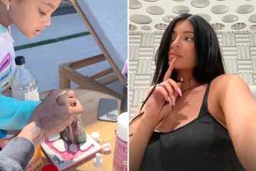 Kylie Jenner wird beschuldigt, Mutter Kris SNUBBING zu haben, als Fans Details im Video entdecken