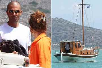 Die Lovebirds Maisie Smith und Max George genießen eine Bootsfahrt während ihres Urlaubs auf Kreta