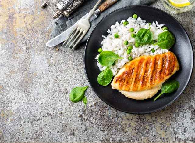Huhn und Reis, mageres Proteinfutter zum Gewichtheben