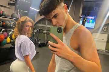 Maisie Smith kommt nach einem romantischen Urlaub mit Max George im Fitnessstudio ins Schwitzen