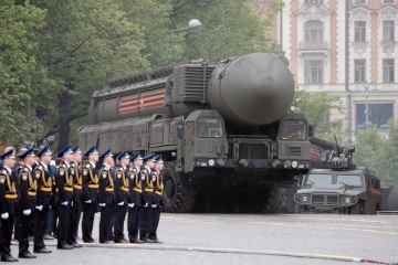 Russland droht dem Westen mit einem Atomkrieg und schwört, Bombenunterstände vorzubereiten