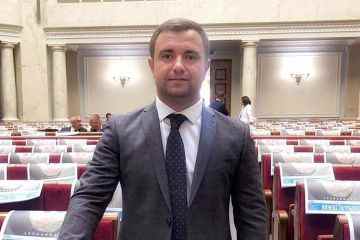 Ukrainischer „Verräter“-Abgeordneter „ermordet“, als Ehefrau von „Hitkommando“ die Kehle durchgeschnitten wird
