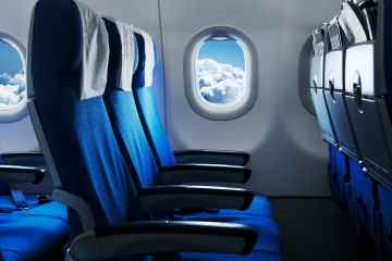Ich bin Flugbegleiter – Sie sollten NIEMALS Dinge in die Sitztasche stecken