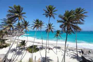 Strandurlaubspakete auf Barbados ab £ 583 pro Person, da die Testregeln gelockert werden