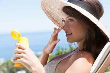 Die 18 besten Sonnenschutzmittel für Gesichter, die Sie 2022 kaufen können