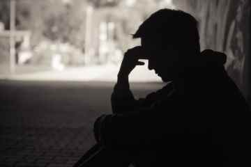 Warnung vor Tausenden von Briten mit psychischen Problemen, die einem Selbstmordrisiko ausgesetzt sind