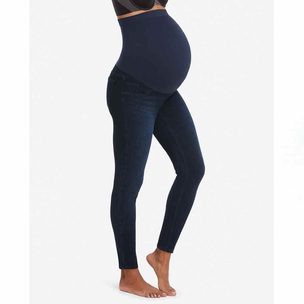 Dunkelblaue Spanx Mama Ankle Jean-Ish Leggings für schwangeres Model 