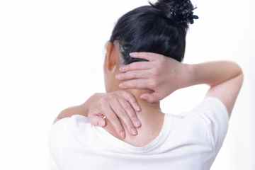 Ich bin Physiotherapeut – hier sind die Hauptursachen für Nackenschmerzen und wie man sie behandelt