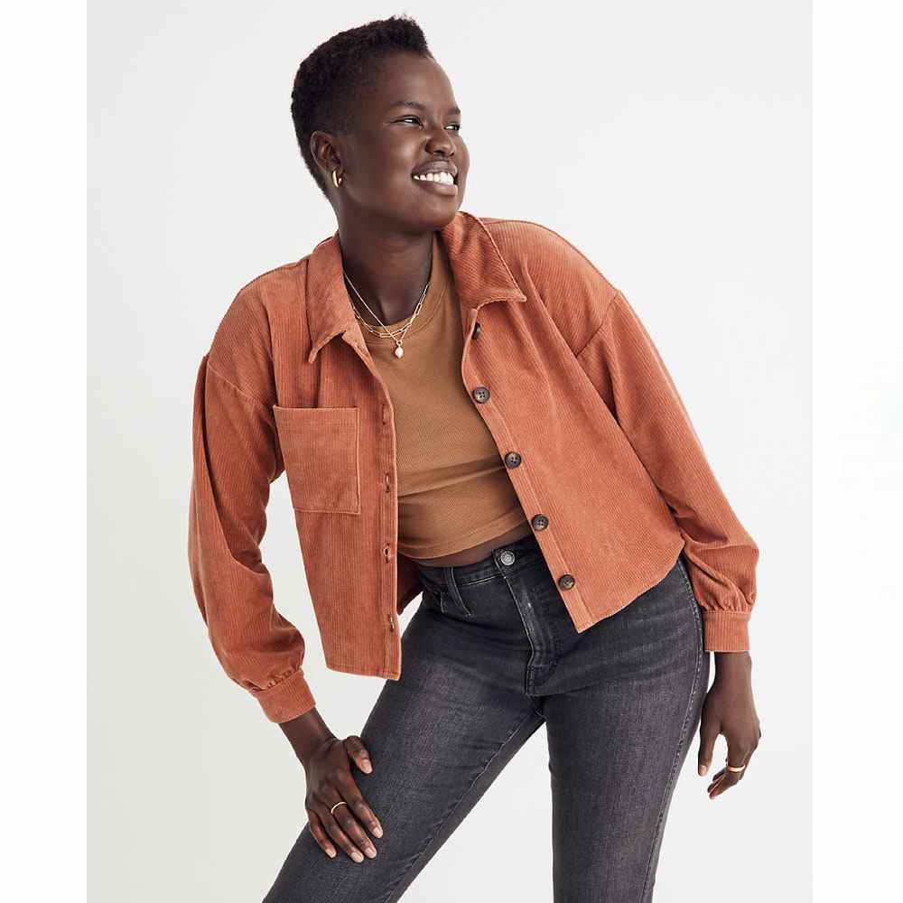 Hellorange Madewell Knit Cord Crop Shirt-Jacke auf Modell