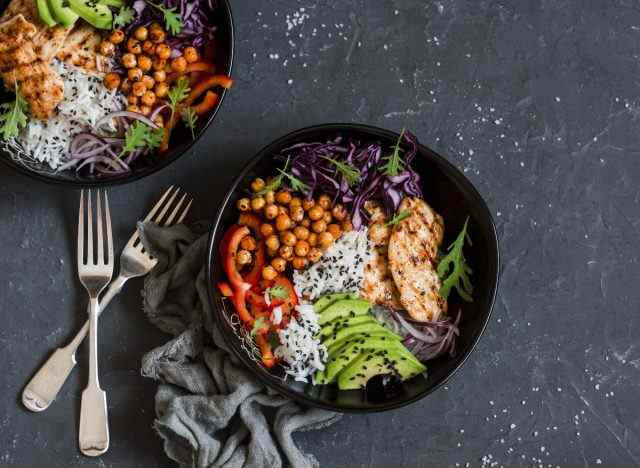 Gesunde Chicken Bowl zur Revitalisierung von Fitness und Ernährung