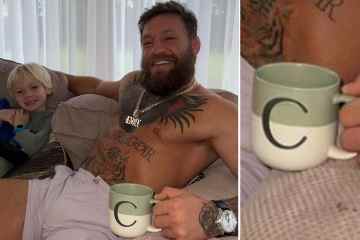 Millionär McGregor zeigt Liebe zum Schnäppchen, während er mit einer Budget-Shop-Tasse posiert