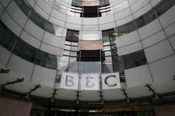 Die BBC gibt zu, dass sie 300.000 Pfund an Bargeld von Lizenzgebührenzahlern für Buchungen verschwendet hat, die NIE verwendet wurden