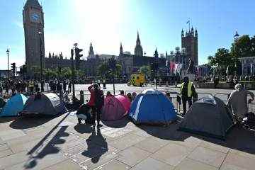 Royal-Fans campen 48 Stunden früher, um sich ihren Platz für die Beerdigung der Queen zu sichern