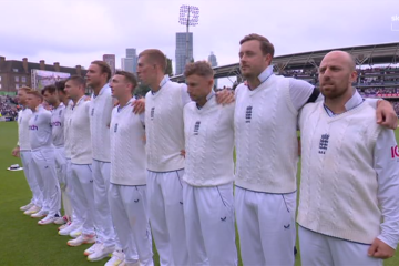 Englands Cricketspieler singen als erstes Sportteam „God Save the King“