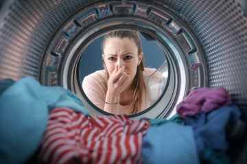 Wir sind Reinigungs-Gurus und es gibt sechs Gründe, warum Ihre Waschmaschine stinkt