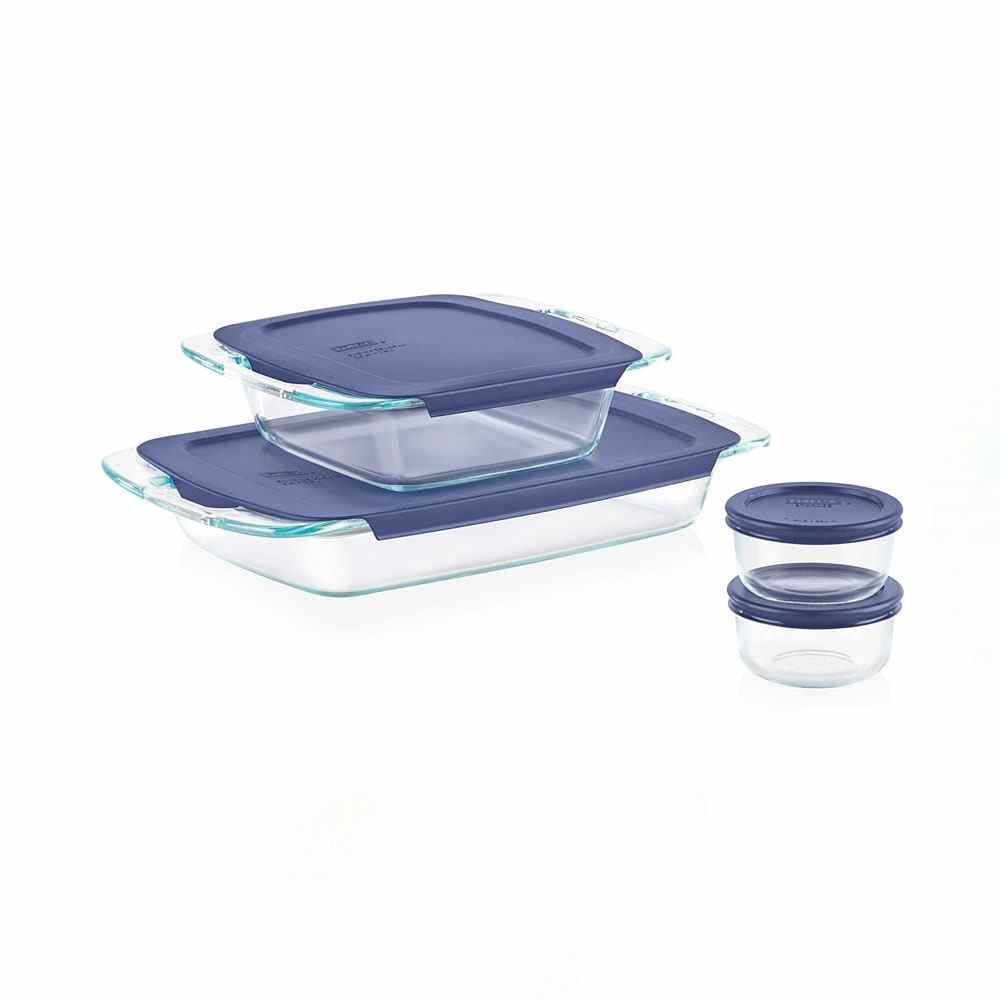 Pyrex Easy Grab 8-teiliges Backformen-Set aus Glas mit blauen Deckeln auf weißem Hintergrund