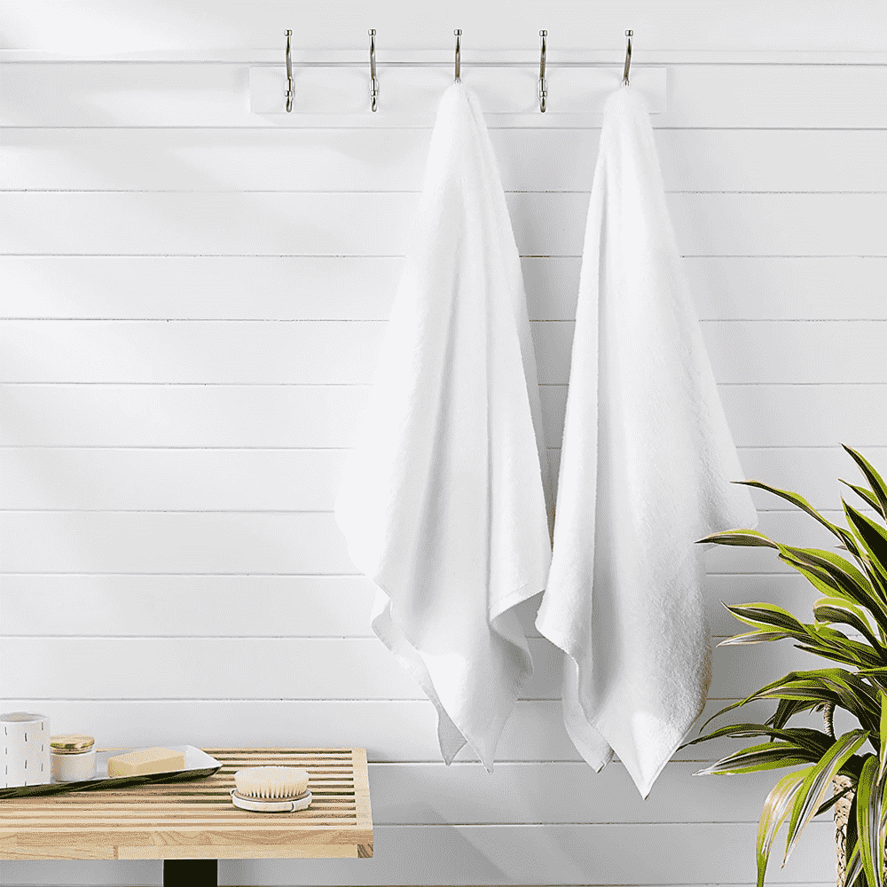 Amazon Basics Quick-Dry Bath Towels