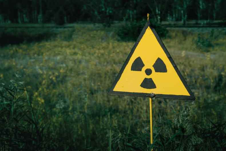 Atomstrahlungszeichen für Sperrzone