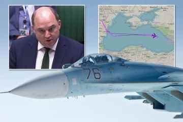 Russischer Kampfjet feuert RAF-Rakete in der Nähe von RAF-„Nuke-Sniffer“-Flugzeug über dem Schwarzen Meer ab