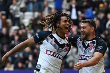 Young und Welsby erhalten die ersten Versuche der Heimmannschaft bei der Rugby-League-Weltmeisterschaft
