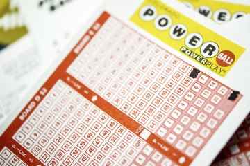 Lotto-Gewinner findet Wochen vor Ablauf des verlorenen $500.000-Gewinnscheins