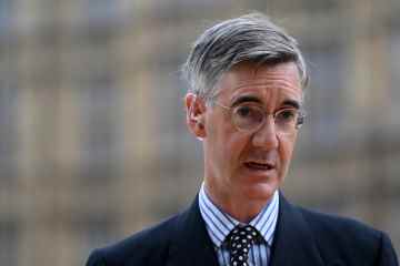 Jacob Rees-Mogg könnte das Kabinettsbüro von Whitehall streichen, um den Steuerzahlern 70 Millionen Pfund zu sparen