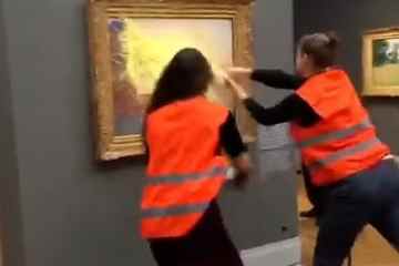 Öko-Idioten schleudern Kartoffelpüree über ein 100-Millionen-Pfund-Gemälde von Monet