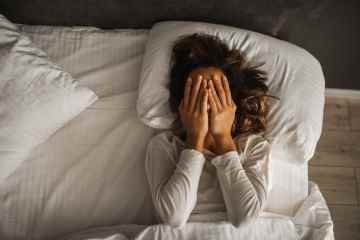 Von Überarbeitung bis Schlafmangel – die 5 Anzeichen, dass deine psychische Gesundheit leidet